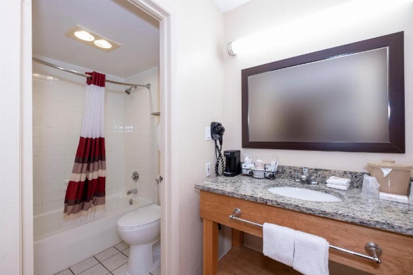 Red Roof Inn Knoxville North - Merchants Drive image 13