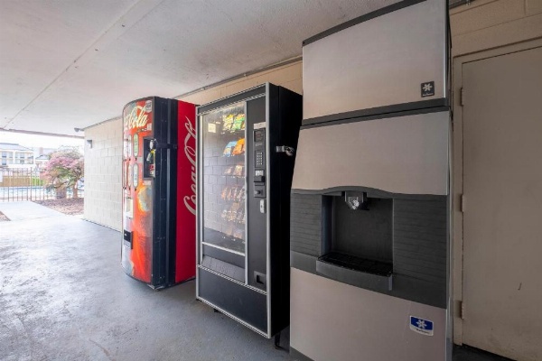 Red Roof Inn Knoxville North - Merchants Drive image 30